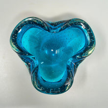 Load image into Gallery viewer, 1960s Mid-century Blue Ashtray or Catchall in Bullicante Murano Glass by Flavio Poli. Madinteriorart by Maden
