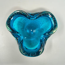 Load image into Gallery viewer, 1960s Mid-century Blue Ashtray or Catchall in Bullicante Murano Glass by Flavio Poli. Madinteriorart by Maden