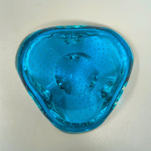 Load image into Gallery viewer, 1960s Mid-century Blue Ashtray or Catchall in Bullicante Murano Glass by Flavio Poli. Madinteriorart by Maden