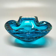 Load image into Gallery viewer, 1960s Mid-century Blue Ashtray or Catchall in Bullicante Murano Glass by Flavio Poli. Madinteriorart by Maden