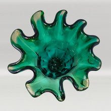Load image into Gallery viewer, 1970s Astonishing Emerald Green "Fazzoletto" Vase By Michielotto in Murano Glass. Made in Italy Madinteriorart by Maden