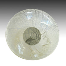 Load image into Gallery viewer, 1970s Luxury handcrafted Green Vase in Murano glass by Maestro del Vetro. Made in Italy. Madinteriorart by Maden