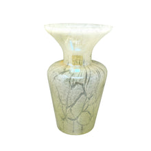 Load image into Gallery viewer, 1970s Luxury handcrafted Green Vase in Murano glass by Maestro del Vetro. Made in Italy. Madinteriorart by Maden
