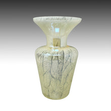 Load image into Gallery viewer, 1970s Luxury handcrafted Green Vase in Murano glass by Maestro del Vetro. Made in Italy. Madinteriorart by Maden