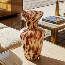 Load image into Gallery viewer, 1970s Luxury Handcrafted Vase in Murano Glass by Maestro del Vetro. Made in Italy Madinteriorart by Maden