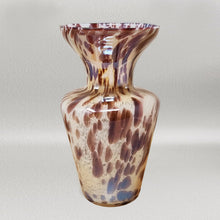 Load image into Gallery viewer, 1970s Luxury Handcrafted Vase in Murano Glass by Maestro del Vetro. Made in Italy Madinteriorart by Maden