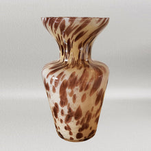 Load image into Gallery viewer, 1970s Luxury Handcrafted Vase in Murano Glass by Maestro del Vetro. Made in Italy Madinteriorart by Maden