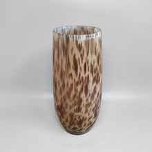 Load image into Gallery viewer, 1970s Luxury Handcrafted Vase in Murano Glass by Maestro del Vetro. Madinteriorart by Maden