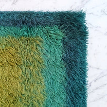 Load image into Gallery viewer, 1970s Mid-Century Modern "Homage to the Square" Shag Rug – Geometric Op-Art Textile / Wall Tapestry tappeto Madinteriorart by Maden