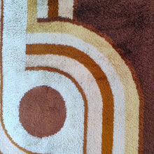 Load image into Gallery viewer, 1970s Museum-Grade Avant-Garde Wool Rug The Epithet of Space Age Luxury. Made in Italy tappeto Madinteriorart by Maden