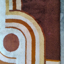 Load image into Gallery viewer, 1970s Museum-Grade Avant-Garde Wool Rug The Epithet of Space Age Luxury. Made in Italy tappeto Madinteriorart by Maden