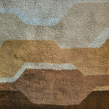 Load image into Gallery viewer, Mid-Century Modern Space Age Italian Wool Rug with Geometric Pattern, 1970s tappeto Madinteriorart by Maden