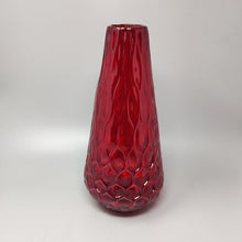 Load image into Gallery viewer, 1960s Gorgeous Red Vase in Murano Glass By Ca dei Vetrai. Made in Italy Madinteriorart by Maden