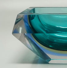 Load image into Gallery viewer, 1960s Mid-Century Modern Flavio Poli for Seguso Sommerso Murano Glass Bowl / Catch-All
