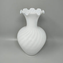 Load image into Gallery viewer, 1960s Astonishing Vase By Dogi in Murano Glass. Made in Italy Madinteriorart by Maden
