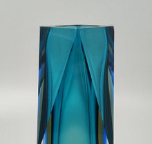 Load image into Gallery viewer, 1960s Astonishing Vase By Flavio Poli for Seguso. Made in Italy Madinteriorart by Maden
