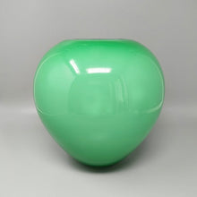 Load image into Gallery viewer, 1960s Gorgeous Green Vase by Ind. Vetraria Valdarnese. Made in Italy Madinteriorart by Maden
