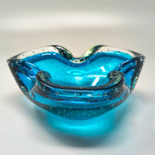 Load image into Gallery viewer, 1960s Mid-century Blue Ashtray or Catchall in Bullicante Murano Glass by Flavio Poli. Madinteriorart by Maden
