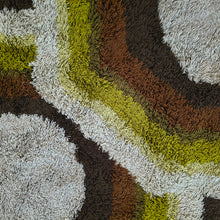 Load image into Gallery viewer, 1970s Gorgeous Space Age Luxury Rug by Desso with Original Label.

