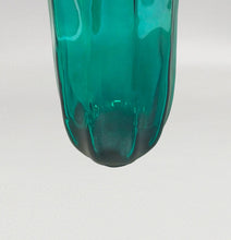 Load image into Gallery viewer, 1970s Astonishing Emerald Green "Fazzoletto" Vase By Michielotto in Murano Glass. Made in Italy Madinteriorart by Maden
