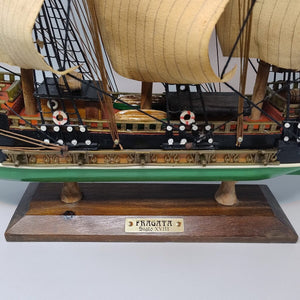 1970s Astonishing Fragata Siglo XVIII Model Ship. Handmade. Made in England Madinteriorart by Maden