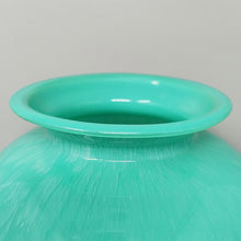 Load image into Gallery viewer, 1970s Exquisited Handcrafted Green Vase by V.A.M. in Murano Glass. Made in Italy Madinteriorart by Maden
