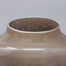 Load image into Gallery viewer, 1970s Gorgeous Beige Vase in Murano Glass by Dogi. Made in Italy Madinteriorart by Maden
