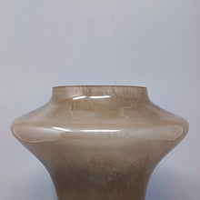 Load image into Gallery viewer, 1970s Gorgeous Beige Vase in Murano Glass by Dogi. Made in Italy Madinteriorart by Maden
