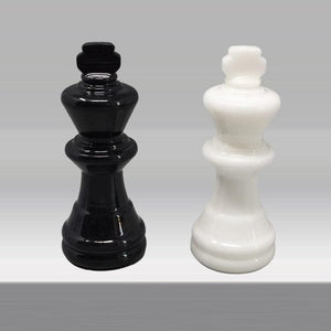 1970s Gorgeous Black and White Chess Set in Volterra Alabaster Handmade. Made in Italy Madinteriorart by Maden
