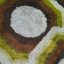 Load image into Gallery viewer, 1970s Gorgeous Space Age Luxury Rug by Desso with Original Label. Madinteriorart by Maden
