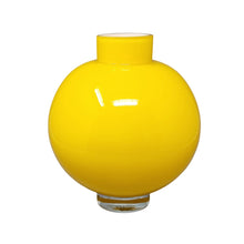 Load image into Gallery viewer, 1970s Gorgeous Yellow Vase by Ind. Vetraria Valdarnese. Made in Italy Madinteriorart by Maden
