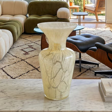 Load image into Gallery viewer, 1970s Luxury handcrafted Green Vase in Murano glass by Maestro del Vetro. Made in Italy. Madinteriorart by Maden
