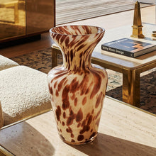 Load image into Gallery viewer, 1970s Luxury Handcrafted Vase in Murano Glass by Maestro del Vetro. Made in Italy Madinteriorart by Maden
