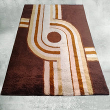 Load image into Gallery viewer, 1970s Museum-Grade Avant-Garde Wool Rug The Epithet of Space Age Luxury. Made in Italy tappeto Madinteriorart by Maden
