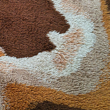 Load image into Gallery viewer, 1970s Space Age Wool Rug | Mid-Century Modern Organic Wave Pattern. Made in Italy tappeto Madinteriorart by Maden
