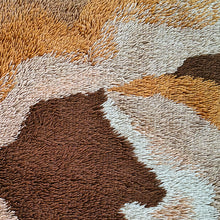 Load image into Gallery viewer, 1970s Space Age Wool Rug | Mid-Century Modern Organic Wave Pattern. Made in Italy tappeto Madinteriorart by Maden
