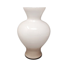 Load image into Gallery viewer, 1960s Astonishing Beige Vase By Ca&#39; Dei Vetrai in Murano Glass. Made in Italy Madinteriorart by Maden
