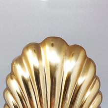 Load image into Gallery viewer, 1960s Astonishing Vase &quot;Shell&quot; in Metal by Macr. Made in Italy Madinteriorart by Maden
