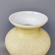 Load image into Gallery viewer, 1960s Gorgeous Beige Vase by Carlo Nason in Murano Glass. Made in Italy Madinteriorart by Maden
