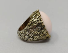 Load image into Gallery viewer, 1960s Original Vintage Pink Ring in Lucite Madinteriorartshop by Maden

