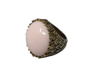 1960s Original Vintage Pink Ring in Lucite Madinteriorartshop by Maden