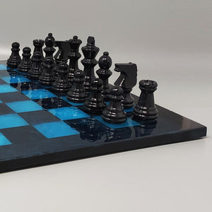 1970s Astonishing Blue and Black Chess Set in Volterra Alabaster Handmade. Made in Italy Madinteriorart by Maden