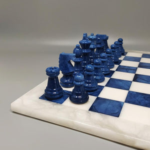 1970s Elegant Blue and White Chess Set in Volterra Alabaster Handmade. Made in Italy Madinteriorart by Maden