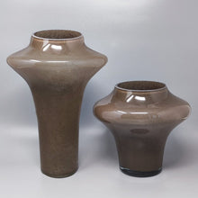 Load image into Gallery viewer, 1970s Gorgeous Beige Pair of Vases in Murano Glass by Dogi. Made in Italy Madinteriorart by Maden
