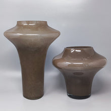 Load image into Gallery viewer, 1970s Gorgeous Beige Pair of Vases in Murano Glass by Dogi. Made in Italy Madinteriorart by Maden
