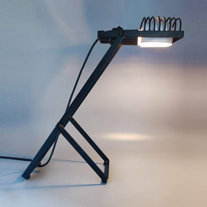 1970s Gorgeous Black Table Lamp "Sintesi" by Ernesto Gismondi for Artemide. Made in Italy Madinteriorart by Maden