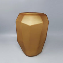 Load image into Gallery viewer, 1970s Gorgeous Polyedric Vase by Dogi in Murano Glass. Made in Italy Madinteriorart by Maden
