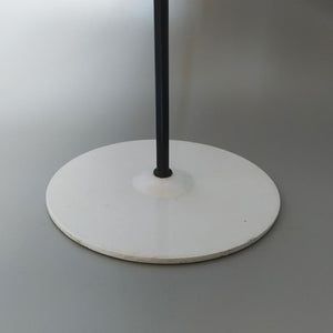 1970s Gorgeous White Space Age Table Lamp by Veneta Lumi. Made in Italy Madinteriorart by Maden