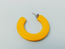 Load image into Gallery viewer, 1980s Stunning Vintage Pair of Yellow Earrings Madinteriorartshop by Maden
